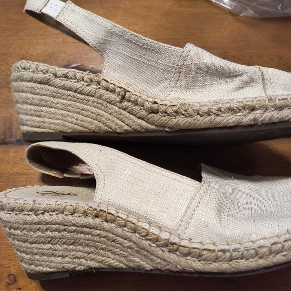 Clarks Artisan Wedge Sandal - Picture 5 of 9